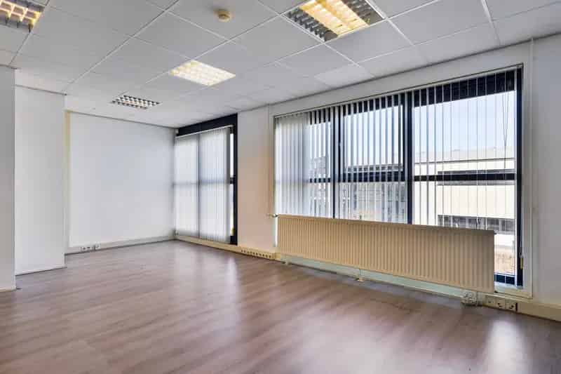 Bedrijfshal te Huur Apeldoorn 142m2