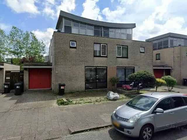 Ruim gezinshuis Diemen Noord te huur 3 slaapkamers garage