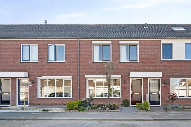 3 Slaapkamers Een gezinswoning Oude Tonge Zonnige Tuin