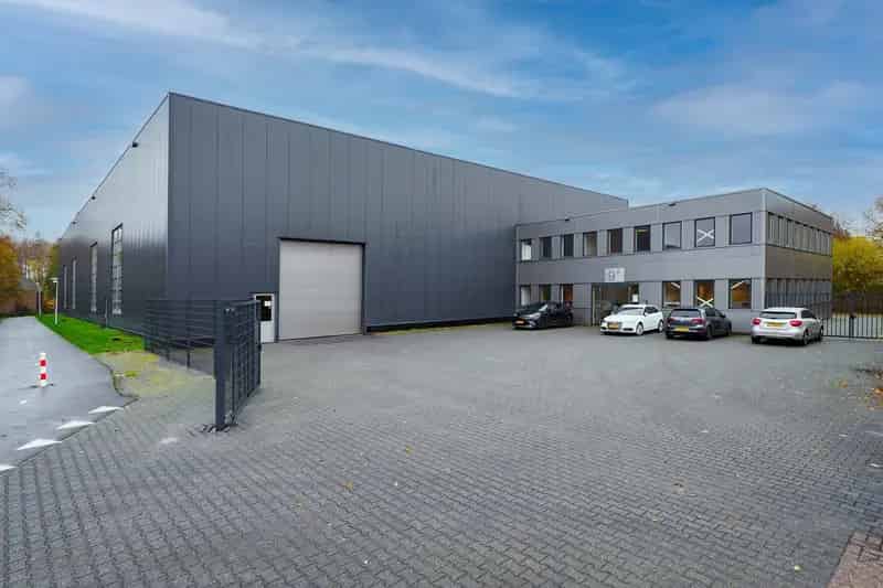 Bedrijfshal te Huur Vroomshoop 2800m²