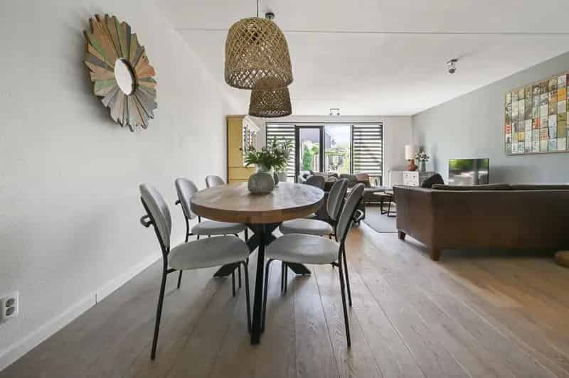 Huis te koop Uithoorn: Royale woning 5 slaapkamers tuin parkeerplaats A+