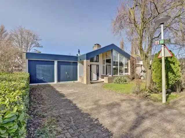 Ruime Bungalow 4 Slaapkamers Duiven Nabij Park en Centrum