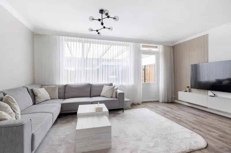 Geheel gemoderniseerde 4 kamer woning Boomgaardshoek