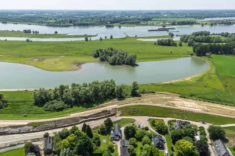 Landelijk Wonen met Paarden Heesselt Ruime woning met 6 paardenboxen