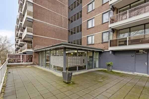 Ruim 2 Kamer Appartement 6e Verdieping  Geen Huisdieren