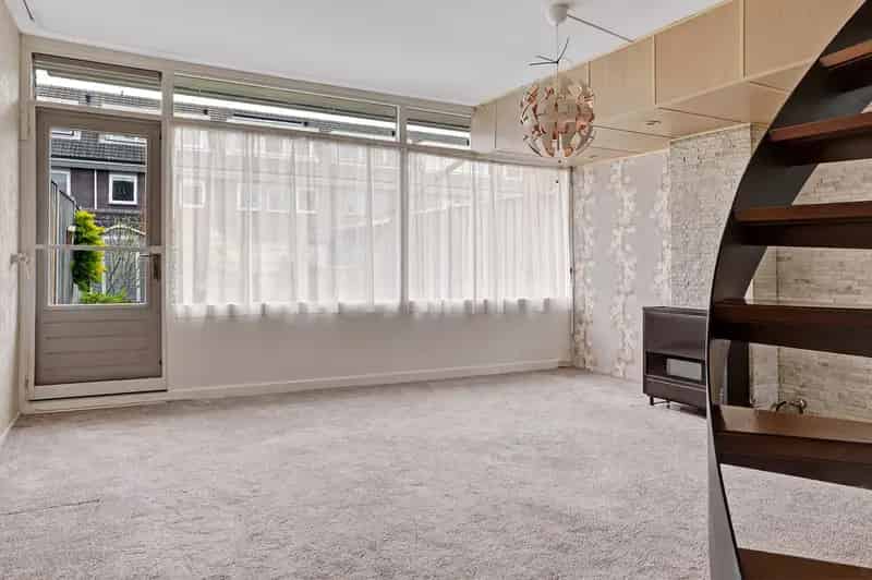 Huis te koop: Smallandstraat 10 3195 AR Pernis Rotterdam 