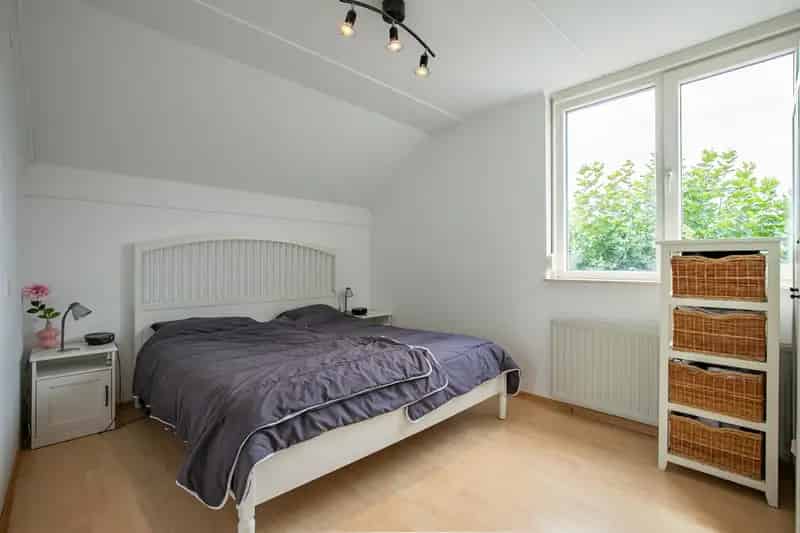 Majoor Huthstraat 66, Linne