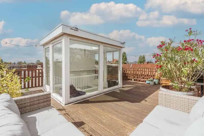 Amsterdamse bovenwoning met dakterras te koop