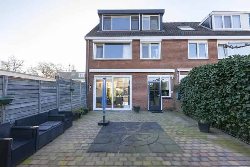 5 Slaapkamers Ruime Hoekwoning Groene Kindvriendelijke Buurt