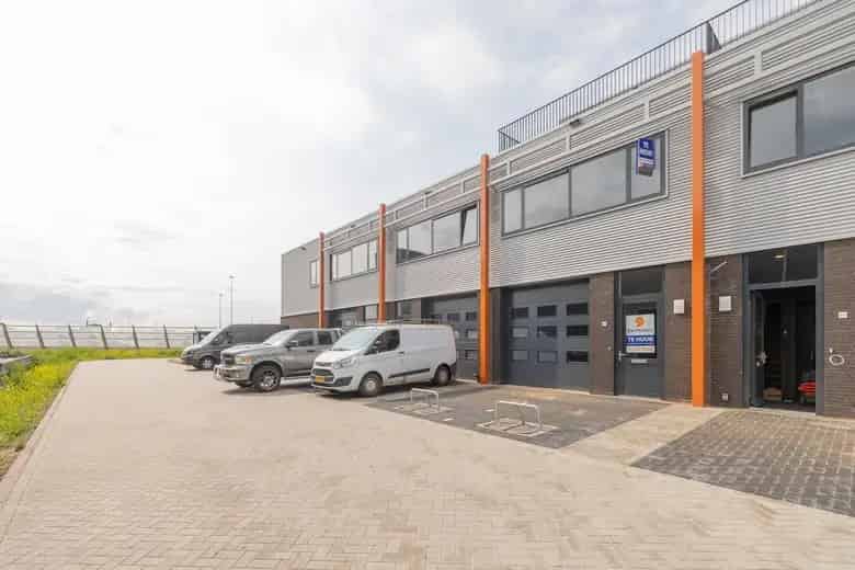 155m2 Bedrijfsruimte te Huur Roelofarendsveen Hoogwaardig Afgewerkt