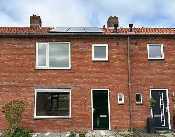 Gerenoveerde Tussenwoning met 3 slaapkamers Startersproject
