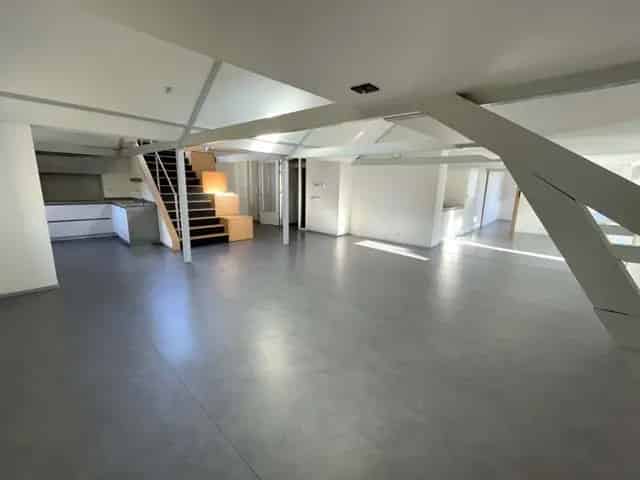 Bovenwoning Rotterdam 251m2 4 Kamers te Huur
