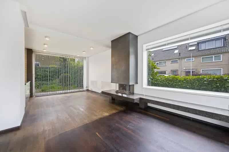 Huis te koop Zaandam: Ruime hoekwoning met garage en grote tuin