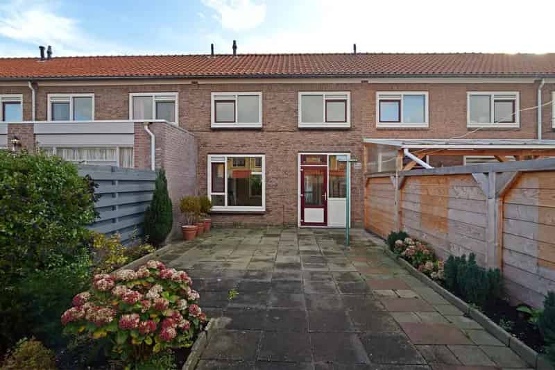 Huis Te Koop , 30, Beatrixstraat, Poeldijk, Zuid-Holland