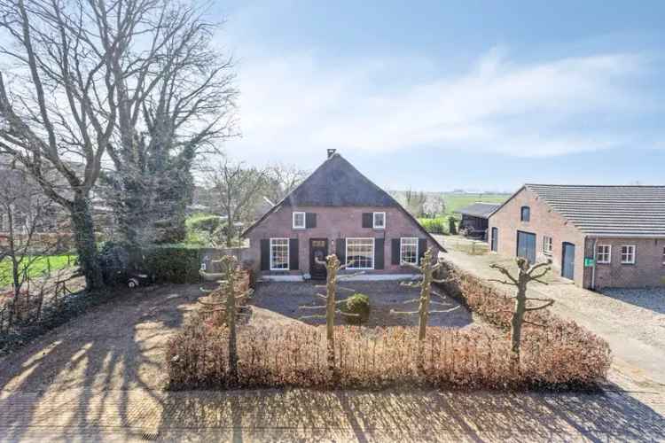 Woonboerderij Teeffelen: Landelijke charme en modern comfort
