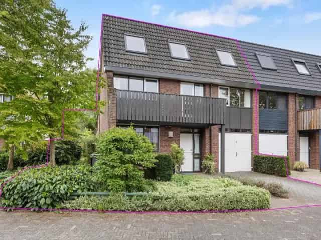 Tweekapper Huissen: Ruime gezinswoning met tuin en garage