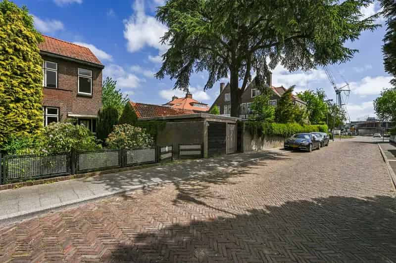 Huis te koop Damsigtstraat Voorburg Grote Tuin Opknap Project