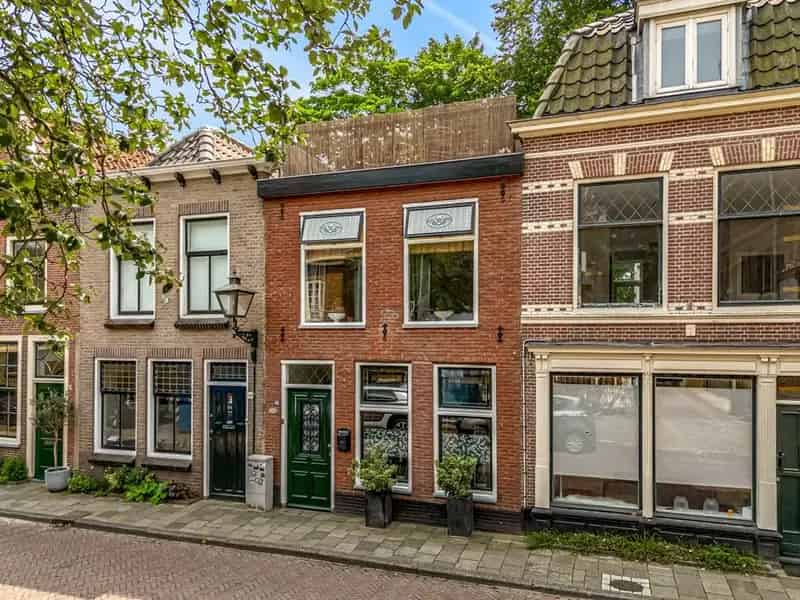 Tussenwoning Leiden 83m2 Dakterras 2 slaapkamers