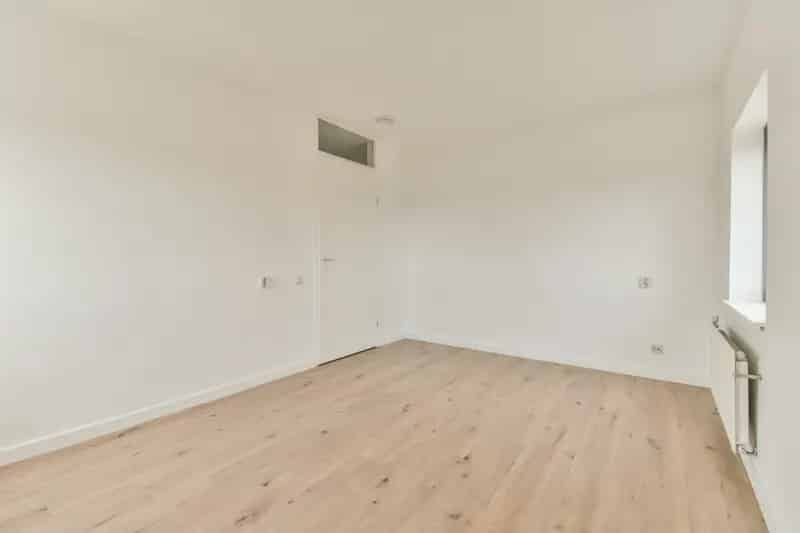 Ruim 3-kamer appartement Hoogvliet nabij winkels en openbaar vervoer