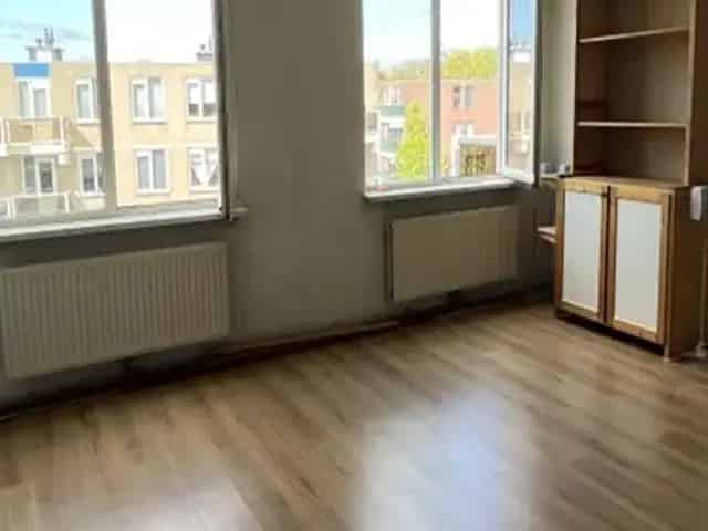 Appartement Den Haag: 3e Verdieping Balkon Slaapkamer Badkamer
