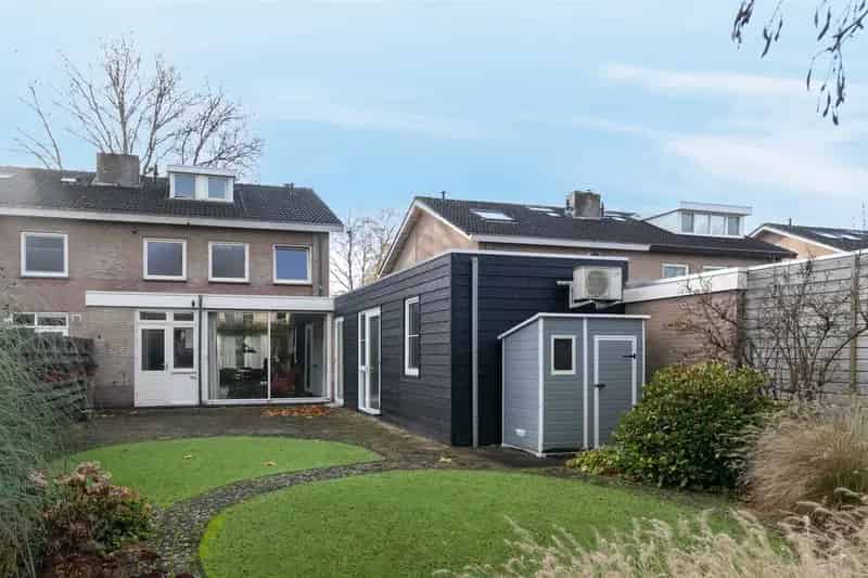 Ruime 2-onder-1-kapwoning Geertruidenberg