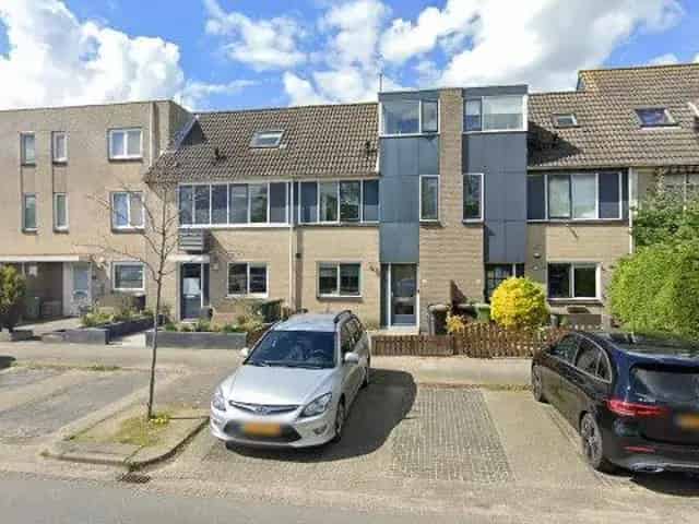 Gerenoveerde 4-kamer woning Purmerend nabij Winkelcentrum Meerland