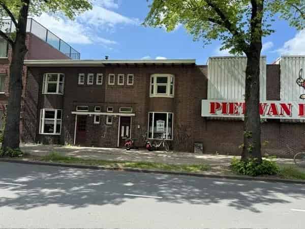 Ruime eengezinswoning Tilburg met grote garage en tuin