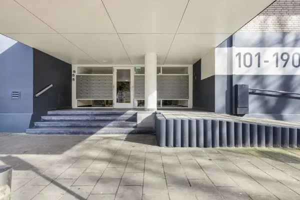Ruim 5 Kamer Appartement nabij A10 en Rembrandtpark