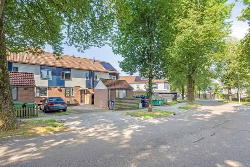 Ruime gezinswoning Arnhem Zuid 3 slaapkamers tuin oprit