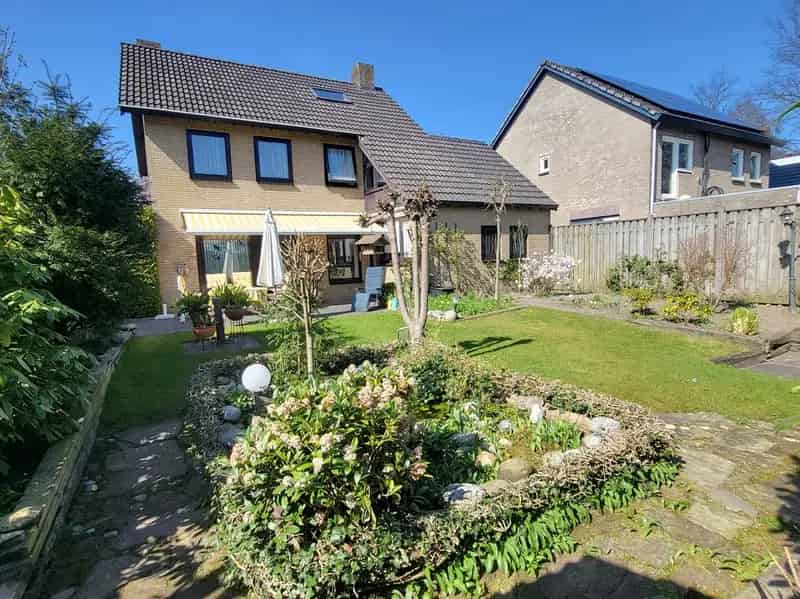 Vrijstaand huis 4 slaapkamers grote tuin garage Beemd