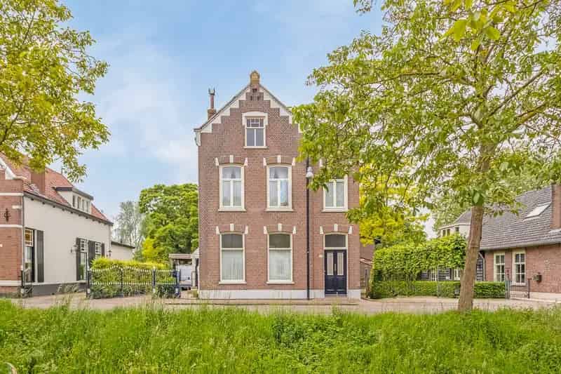 Jaren 30 Villa te Capelle aan den IJssel 7 slaapkamers Grote tuin