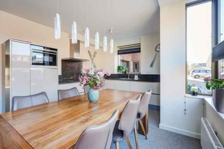 Huis te koop Den Hoorn: Royale 5 kamer woning met garage en 19 zonnepanelen
