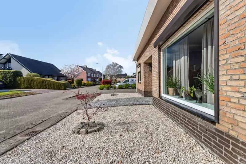 Huis te koop Sprundel: Energiezuinige woning met garage en tuin