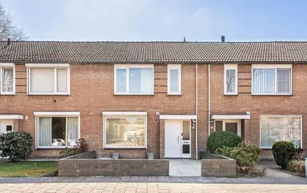 Ruime eengezinswoning Tilburg 4 slaapkamers 2 badkamers sauna