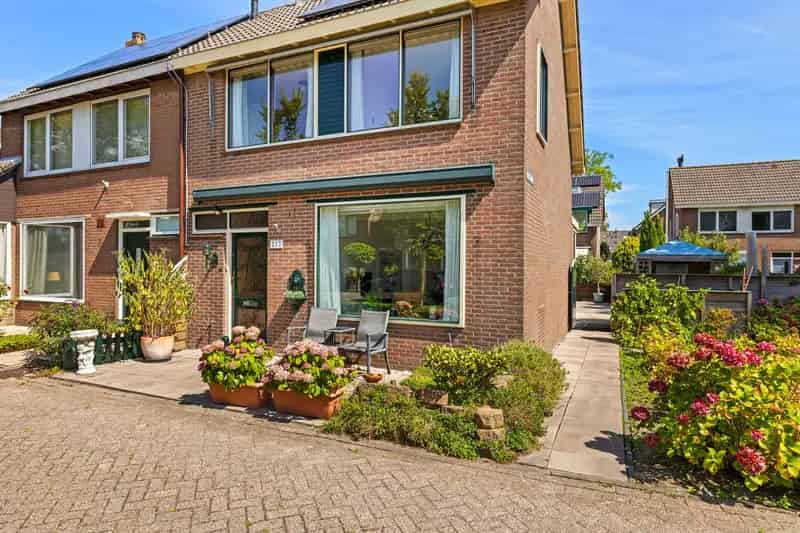Huis te koop: Rietschoot 217 1511 WJ Oostzaan | Funda