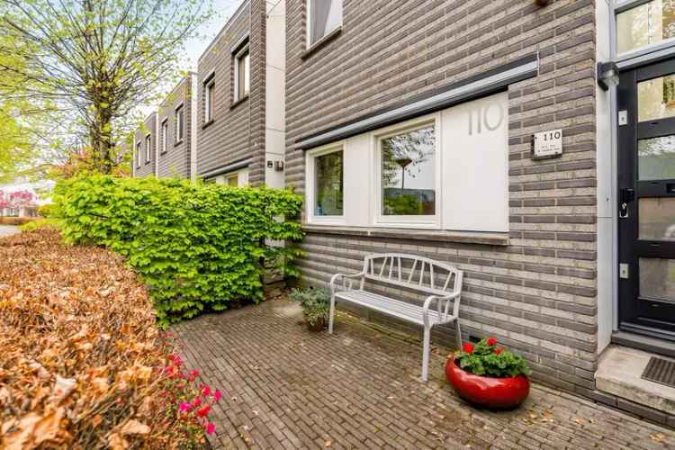 Huis te koop Filmwijk Almere: Moderne gezinswoning met tuinkamer