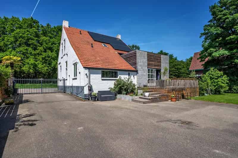 Vrijstaande woning 5 slaapkamers grote tuin nabij natuur