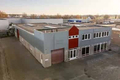 Bedrijfsruimte 765m² met woonhuis 725m² te Nuenen