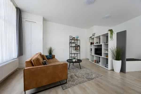 Moderne Hoekbenedenwoning Haarlem Centrum - Instapklaar