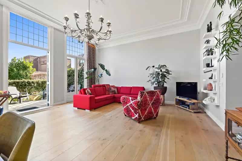Appartement Delft: Gerenoveerd Grachtenpand