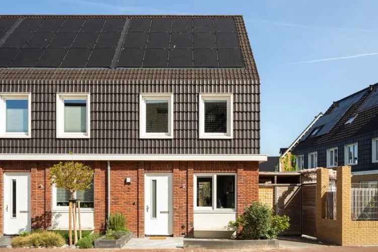 Huis Te Koop , 2, Smaragd, Roelofarendsveen, Zuid-Holland