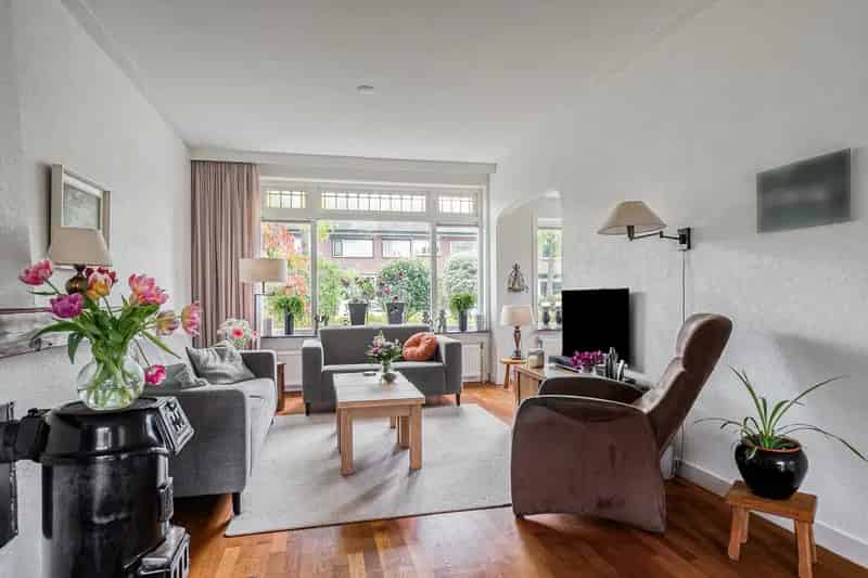 Huis te koop Soest Zuid: Charmante 4 Slaapkamers Nabij Bos en Voorzieningen