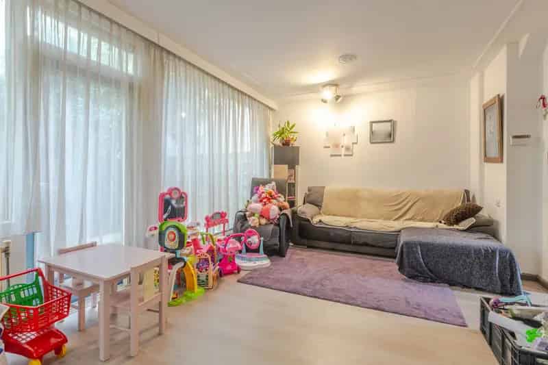 Hoekwoning te Koop Pendrecht Rotterdam 3 slaapkamers Garage 295m2