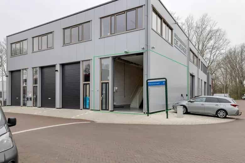 Bedrijfsruimte te Huur Naarden 64m2