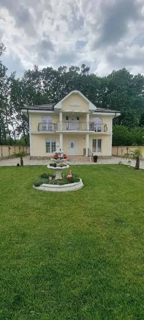 Luxe Villa nabij Targoviste  - 4 slaapkamers - 2000m2 perceel