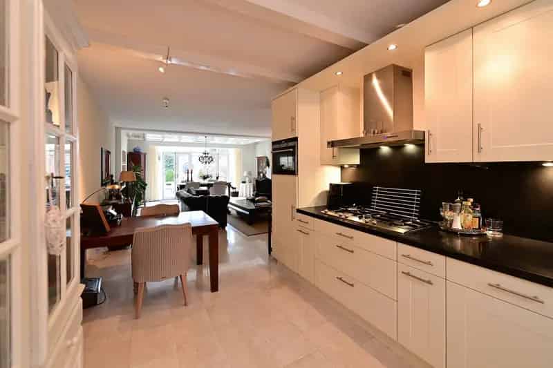 Huis te koop Almere De Hoven 3 slaapkamers moderne keuken