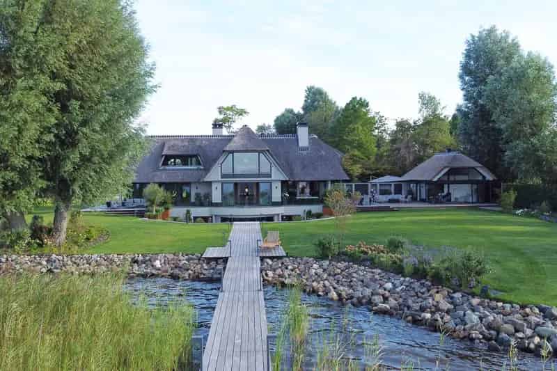 Luxe Villa Loosdrechtse Plassen: Eigen Water, Eilanden, Zwembaden & Spa