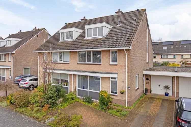 Ruime 5 Slaapkamers 2 Badkamers Twee Onder Een Kapwoning Veenendaal
