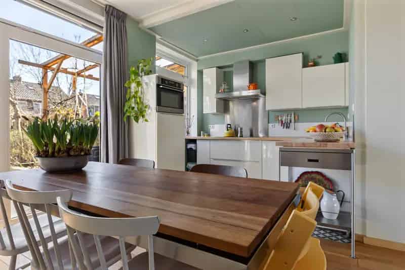 Huis te koop Arnhem Margrietstraat: 4 slaapkamers, zonnige tuin