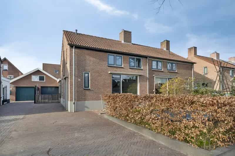 Tweekapper Lunteren: 3 slaapkamers, uitbouw & garage
